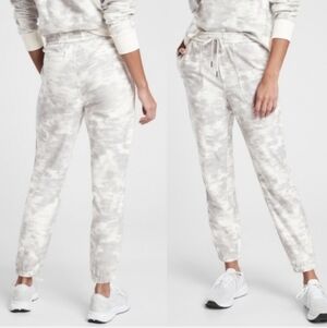 Athleta Farallon Printed Jogger Sz 14 Stretchy Crop Athletic Pants
